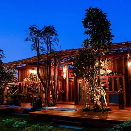 Baangaimuan Bed and Breakfast Lamphun Buitenkant foto