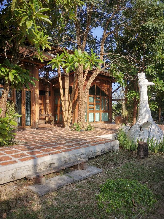 Baangaimuan Bed and Breakfast Lamphun Buitenkant foto