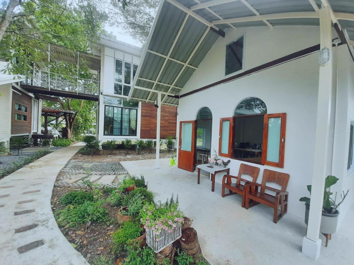 Baangaimuan Bed and Breakfast Lamphun Buitenkant foto